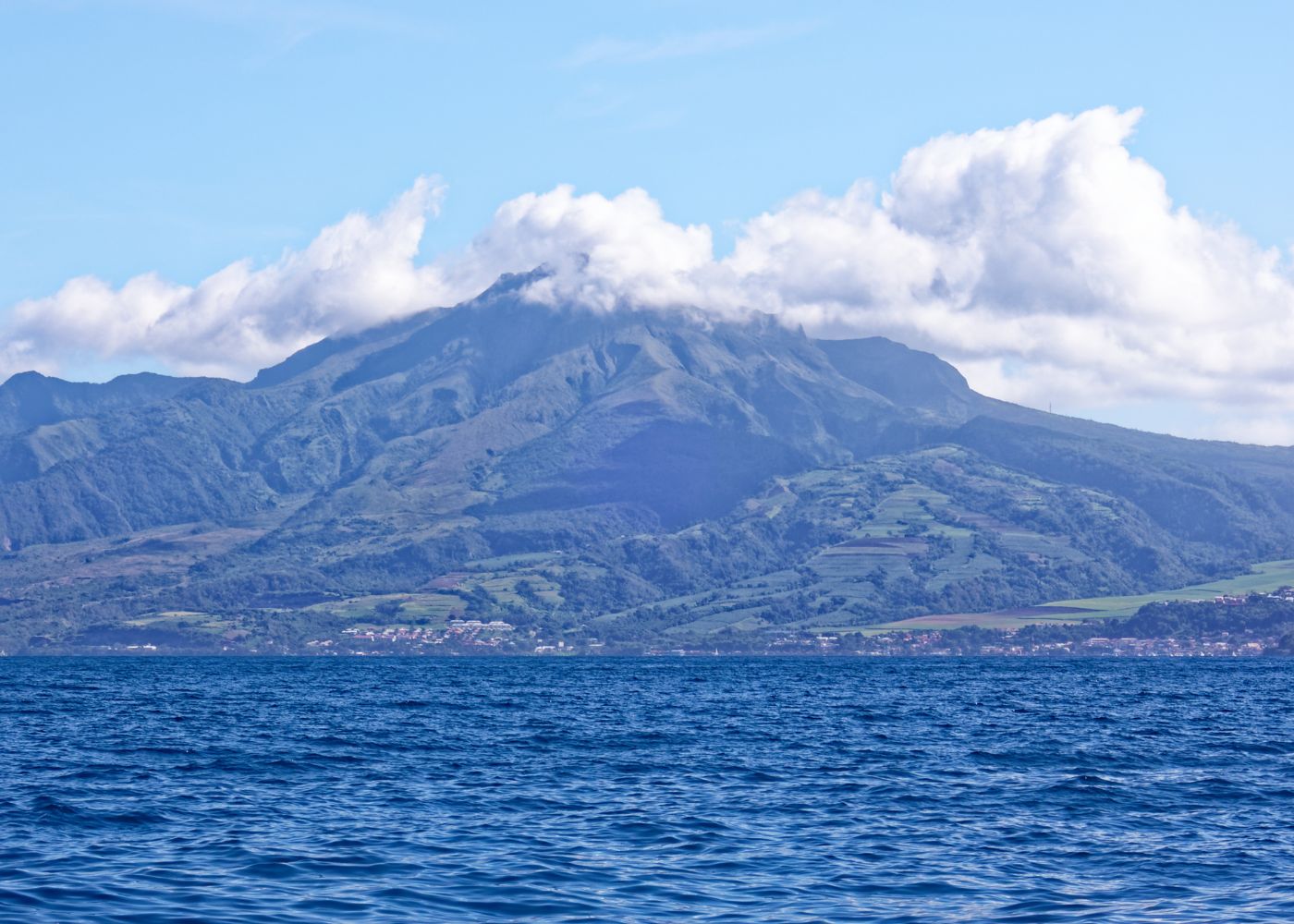 Martinique La Magie De La Montagne Pel e Volcan Embl matique De L 