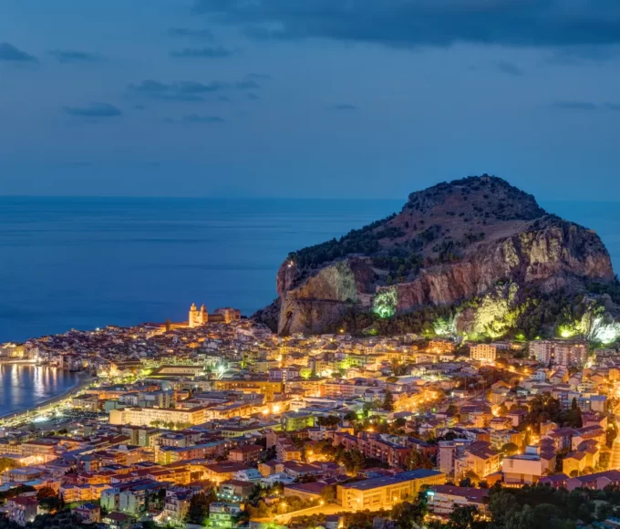 photo de la sicile de nuit