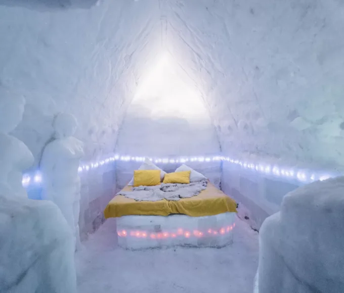 escapade-polaire-vivez-lexperience-unique-dun-hotel-de-glace-en-suede