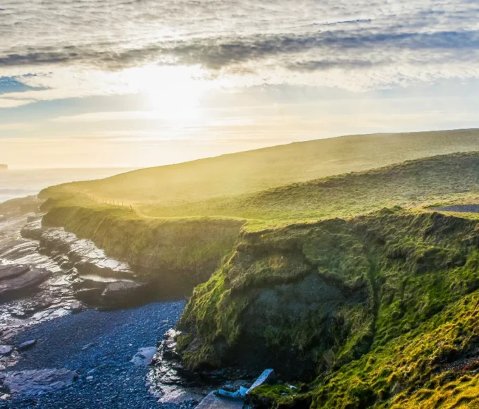les-merveilles-naturelles-dirlande-falaises-landes-et-legendes-celtiques