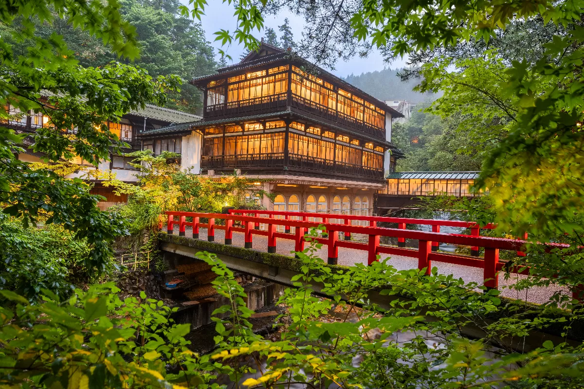sejour-bien-etre-au-japon-entre-onsen-et-ryokan-la-detente-a-la-japonaise