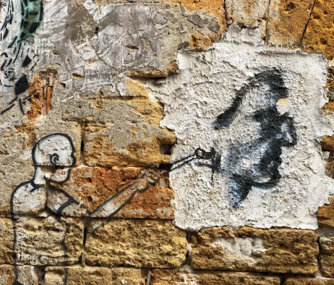 Trésors urbains : Plongée dans l'art de rue et les secrets des métropoles mondiales