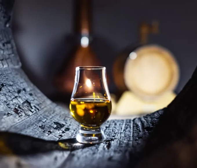 la-route-du-whisky-en-ecosse-un-voyage-a-travers-lhistoire-et-les-saveurs