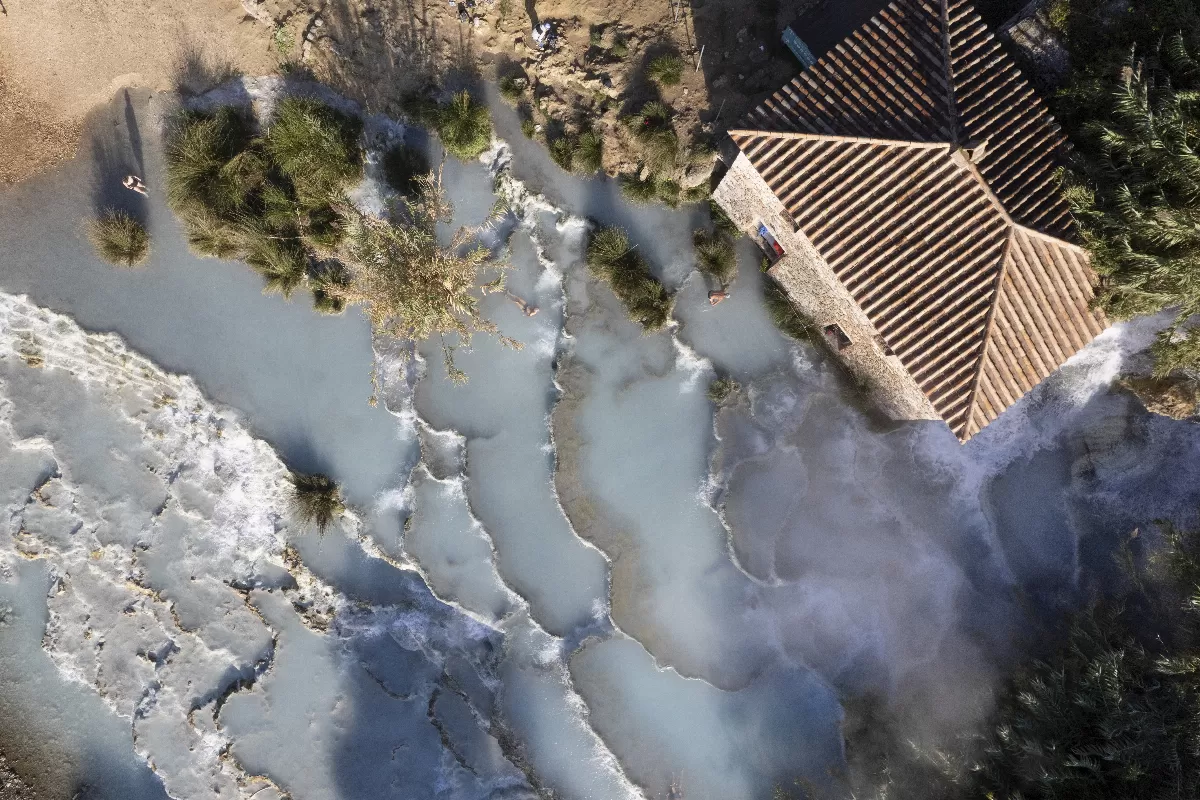 les-bains-thermaux-naturels-autour-du-globe-detente-et-bienfaits