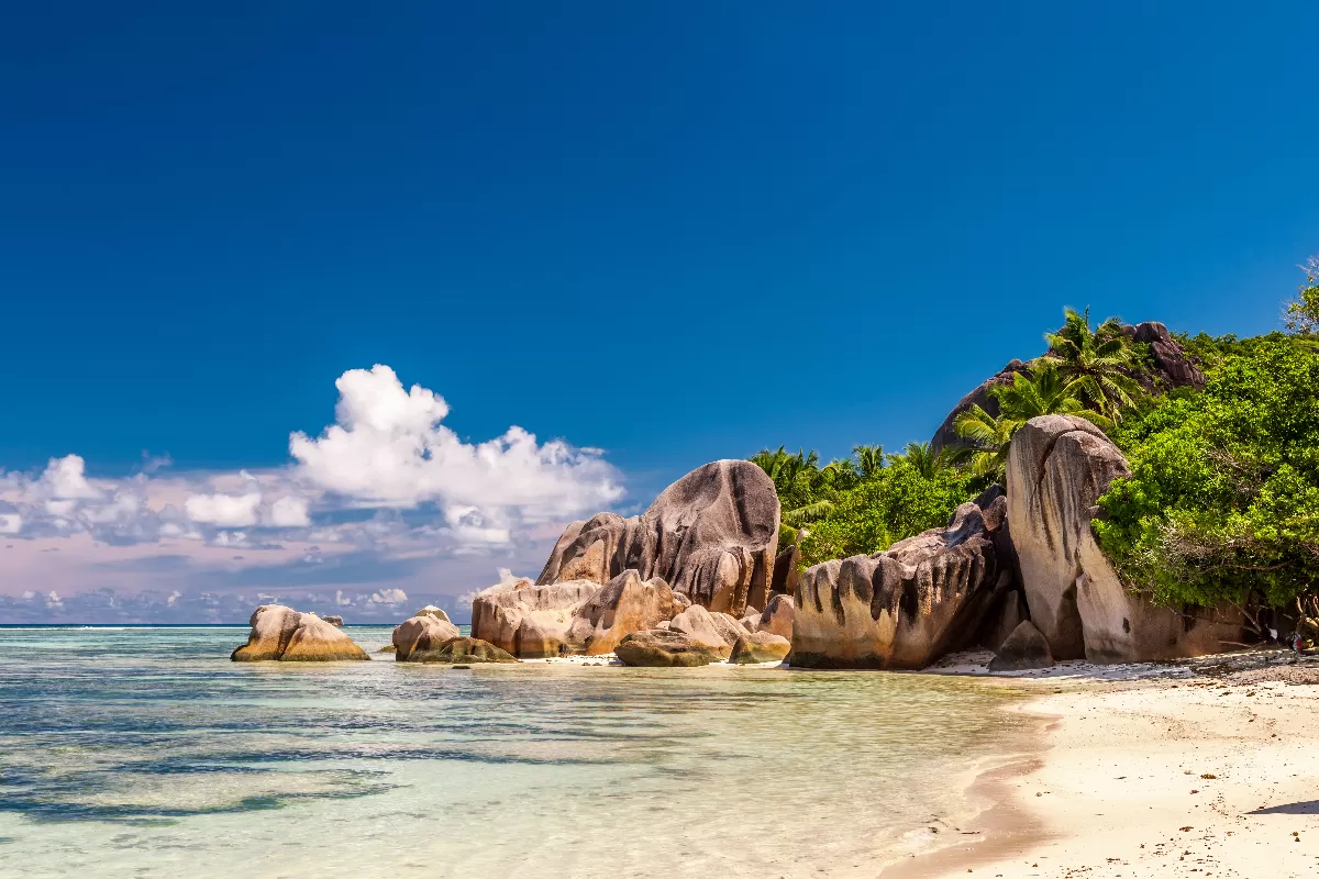 les-plus-belles-plages-du-monde-une-evasion-tropicale-garantie