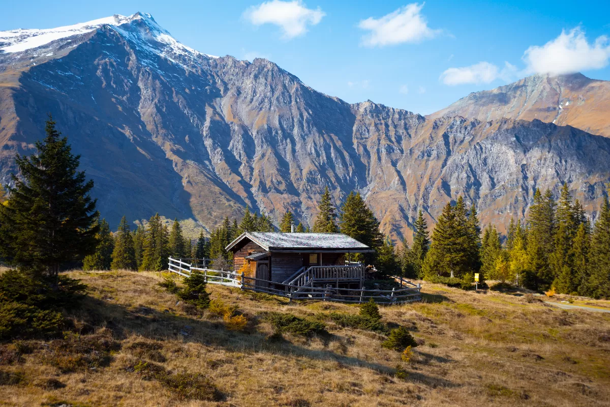 les-refuges-de-montagne-ou-passer-la-nuit-entre-etoiles-et-sommets
