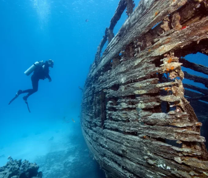 les-spots-de-plongee-avec-epaves-histoire-sous-marine