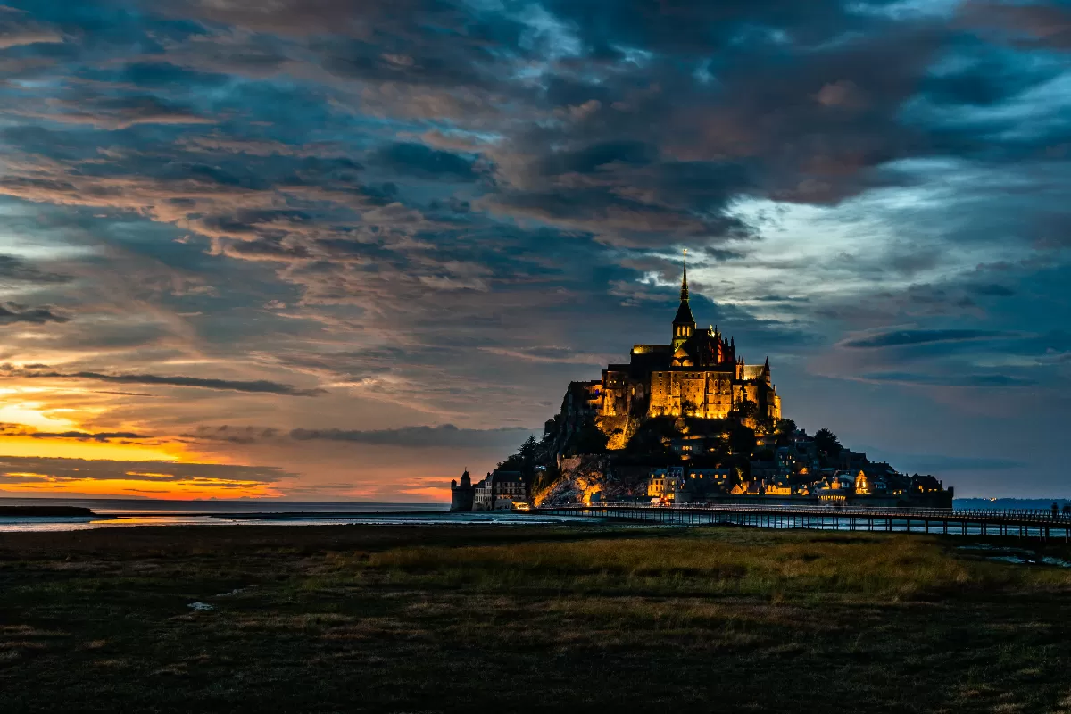 retraite-spirituelle-dans-les-monasteres-du-mont-saint-michel-france