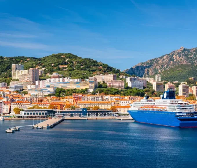 explorer la Corse comme un local