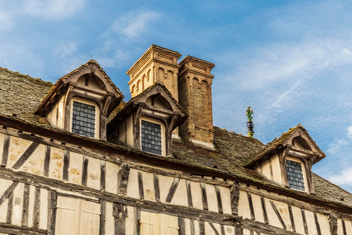 a-60-km-de-paris-decouvrez-lun-des-plus-beaux-et-anciens-villages-dile-de-france