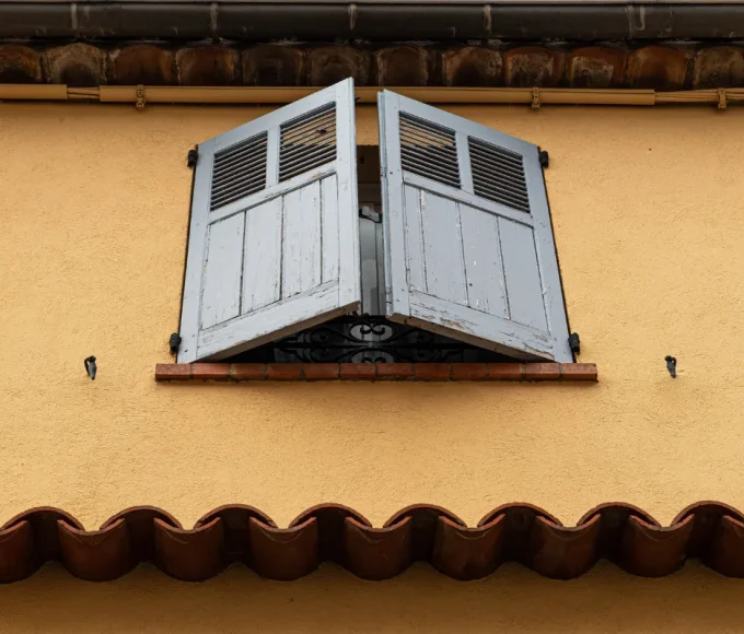 les-habitants-de-ce-village-de-la-cote-dazur-ont-disparu-pendant-150-ans-avant-de-revenir