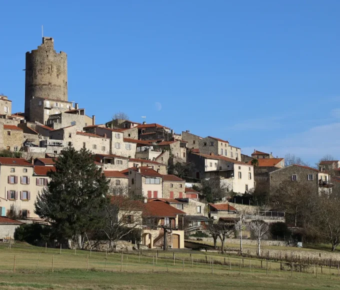 montpeyroux-ce-village-du-puy-de-dome-classe-parmi-les-plus-beaux-villages-de-france