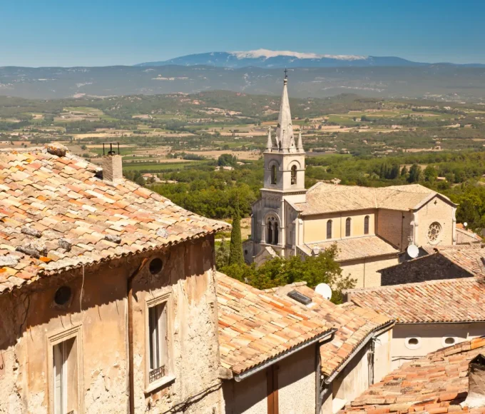 surnomme-le-refuge-des-bons-vivants-ce-village-du-luberon-celebre-lart-de-vivre-provencal-comme-nul-autre-bonnieux