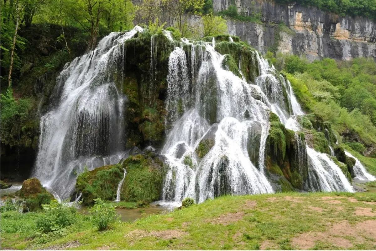 cascade Baume-les-Messieurs