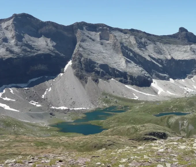 les lacs et le Port de Barroude