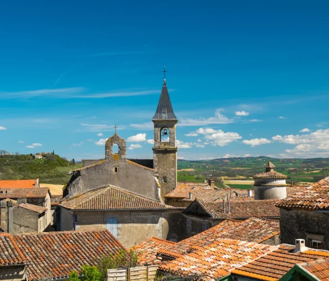 5-villages-a-decouvrir-absolument-au-mois-de-septembre-en-france-voici-notre-selection-a-ne-pas-rater