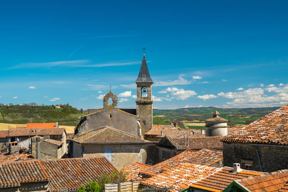 5-villages-a-decouvrir-absolument-au-mois-de-septembre-en-france-voici-notre-selection-a-ne-pas-rater