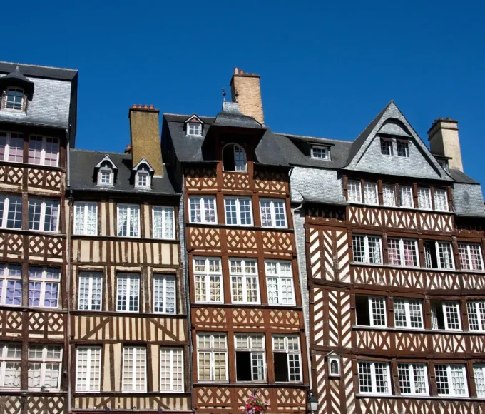 a-quelques-kilometres-de-rennes-cette-petite-ile-secrete-est-une-veritable-perle-a-decouvrir-cette-annee