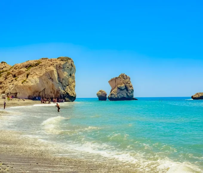 a-seulement-3-heures-de-paris-decouvrez-les-superbes-plages-de-cette-ile-profitez-dune-temperature-agreable-meme-cet-automne