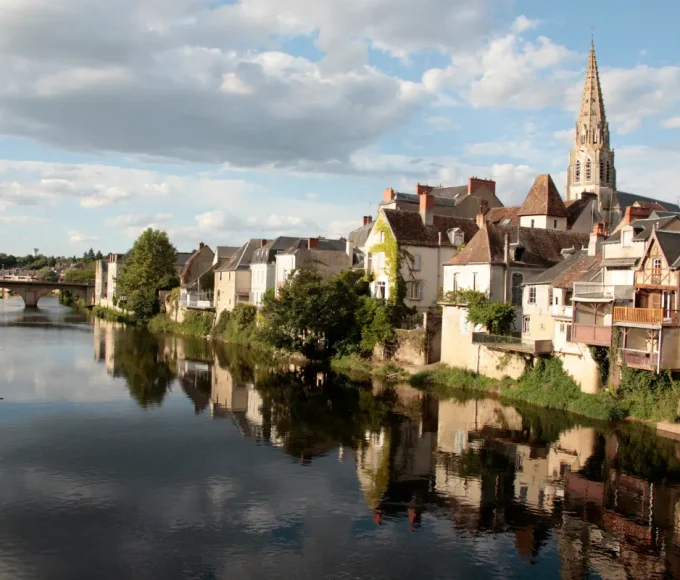 baptise-la-venise-du-berry-ce-petit-village-colore-vaut-le-detour-voici-ou-il-se-trouve