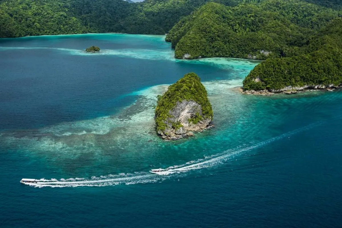 encore-preservee-cette-ile-surnommee-le-petit-bali-est-a-decouvrir-durgence