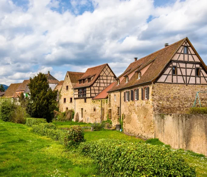 pour-les-vacances-dautomne-optez-pour-ces-3-regions-en-france-et-decouvrez-des-paysages-a-couper-le-souffle