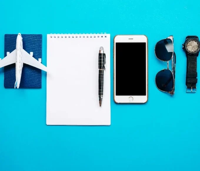 quels-sont-les-objets-indispensables-a-avoir-quand-on-voyage-voici-la-selection-selon-une-hotesse-de-lair