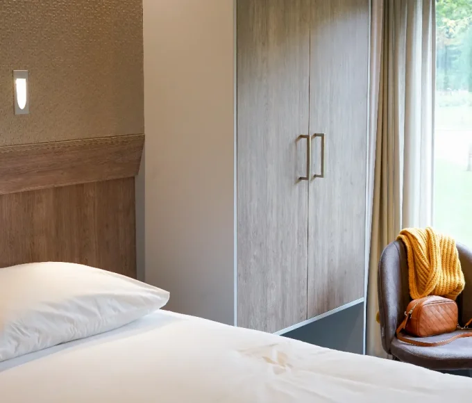 televisions-cintres-ampoules-voici-la-liste-des-objets-les-plus-voles-dans-les-hotels