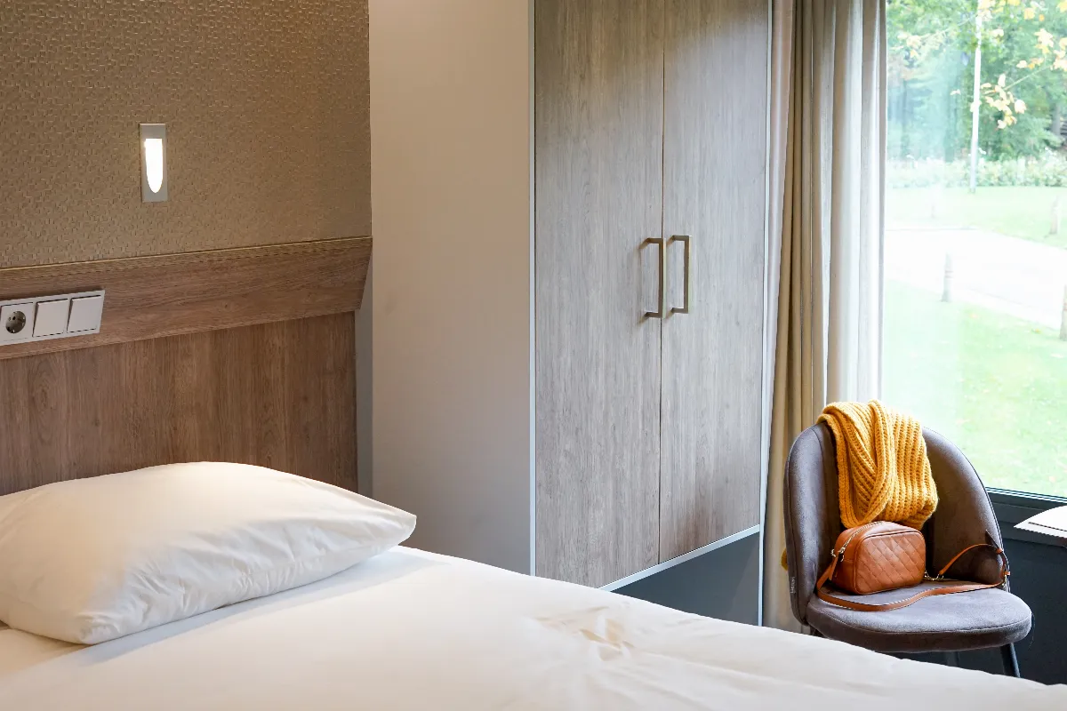 televisions-cintres-ampoules-voici-la-liste-des-objets-les-plus-voles-dans-les-hotels