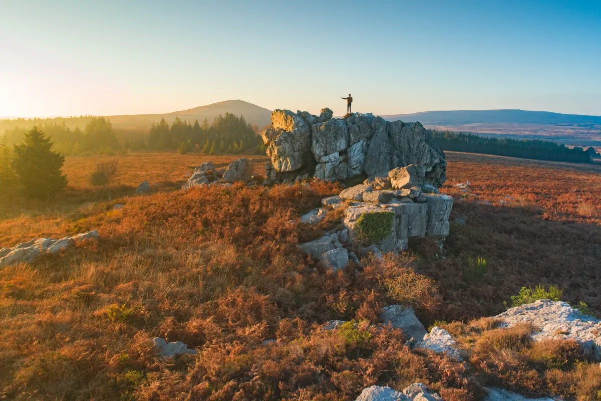 une-montagne-en-bretagne-decouvrez-ce-petit-mont-incroyable-situe-au-coeur-du-finistere