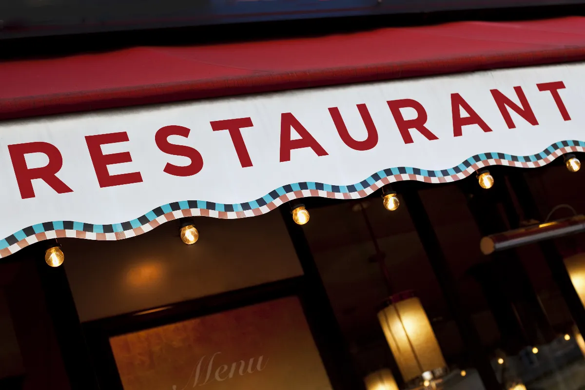 voici-les-3-criteres-a-absolument-regarder-pour-eviter-les-restaurants-attrape-touristes-en-vacances