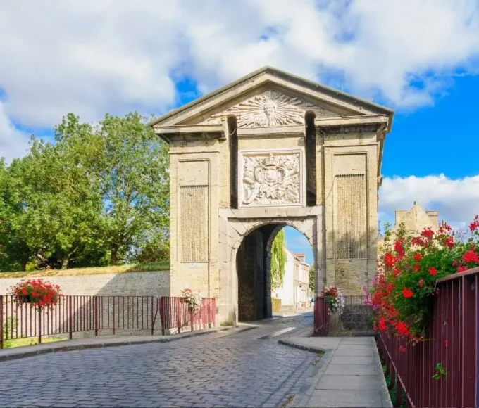 a-seulement-1h30-de-paris-en-train-ce-village-a-ete-elu-village-prefere-des-francais-et-vous-allez-vite-comprendre-pourquoi