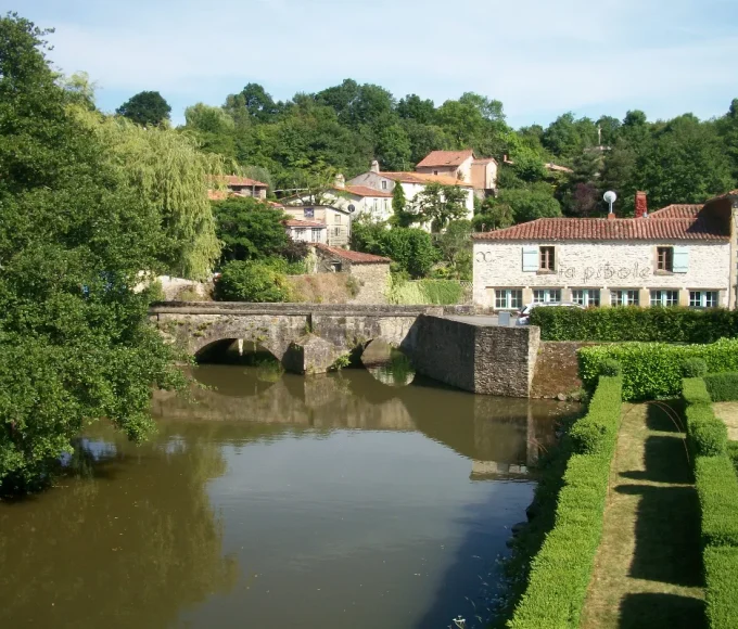 absent-des-guides-touristiques-ce-petit-village-de-vendee-est-pourtant-lun-des-plus-beaux-villages-de-france