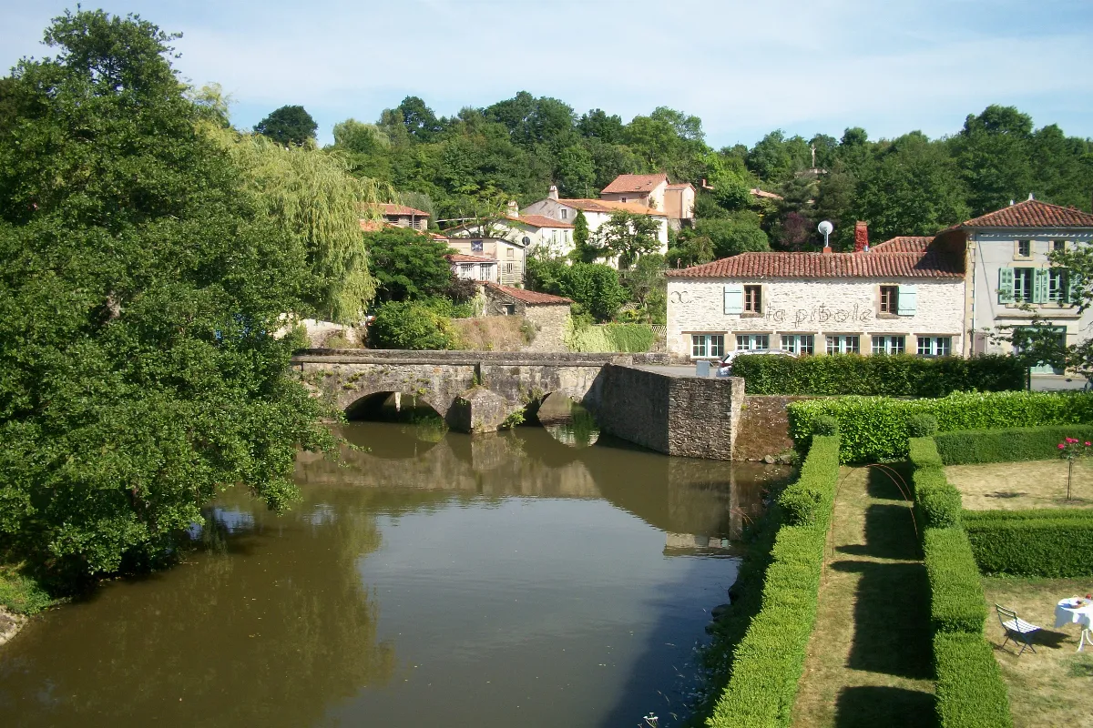 absent-des-guides-touristiques-ce-petit-village-de-vendee-est-pourtant-lun-des-plus-beaux-villages-de-france