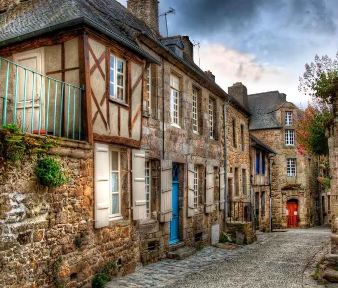 ce-village-est-a-la-fois-lun-des-plus-petits-et-lun-des-plus-beaux-en-france
