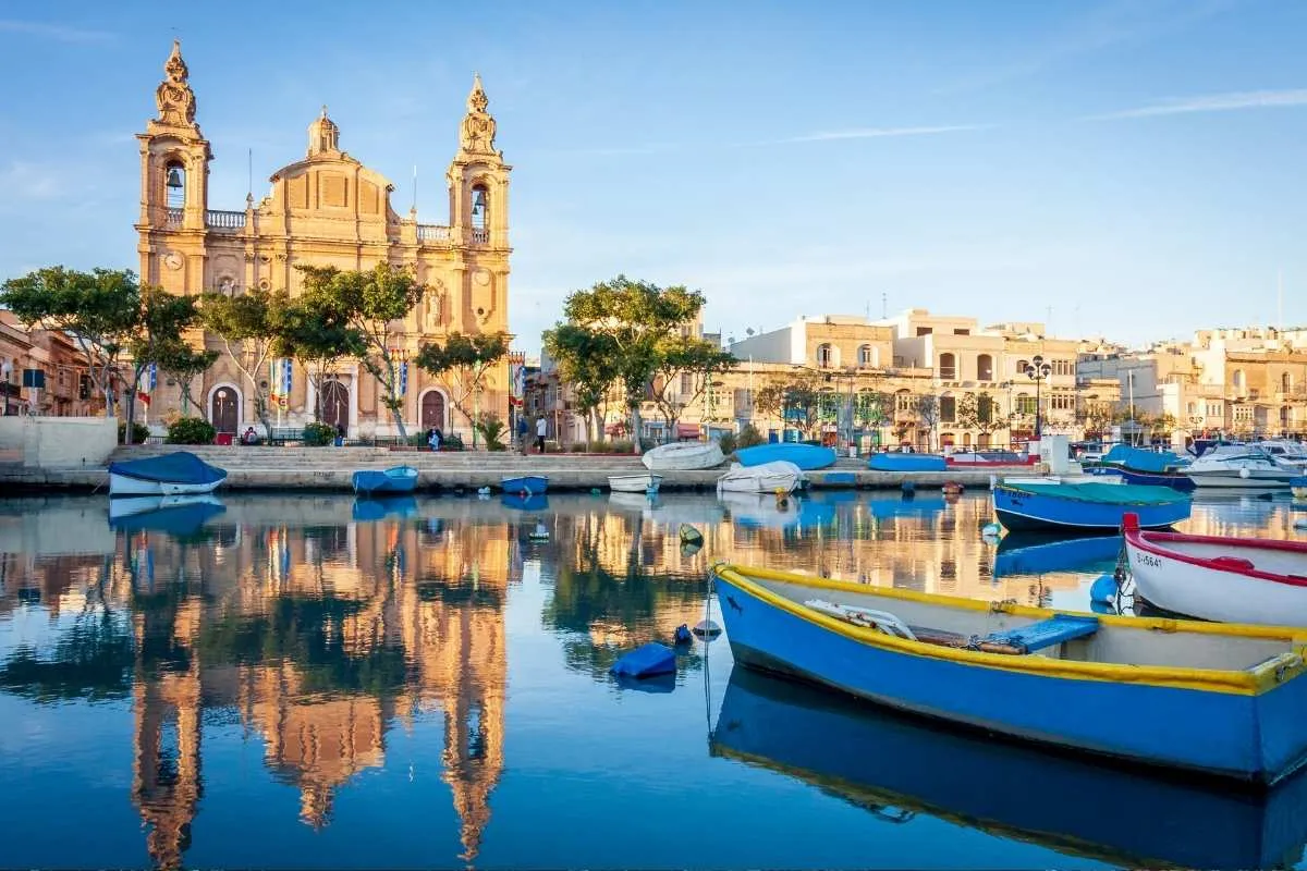 cette-destination-europeenne-baignee-par-300-jours-de-soleil-par-an-est-ideale-pour-lautomne-poiler-ce-nest-pas-lespagne