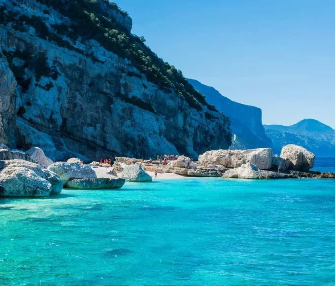 cette-plage-idyllique-vient-detre-designee-la-plus-belle-deurope-et-vous-comprendrez-vite-pourquoi