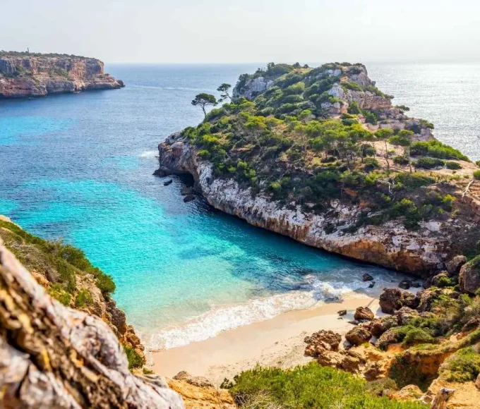 la-corse-abrite-une-des-criques-les-plus-preservees-de-france-cala-di-tuara