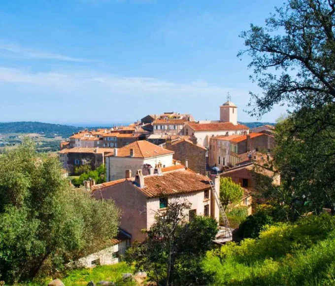 niche-sur-la-cote-dazur-ce-village-charmant-est-un-incontournable-pour-vos-vacances-dete