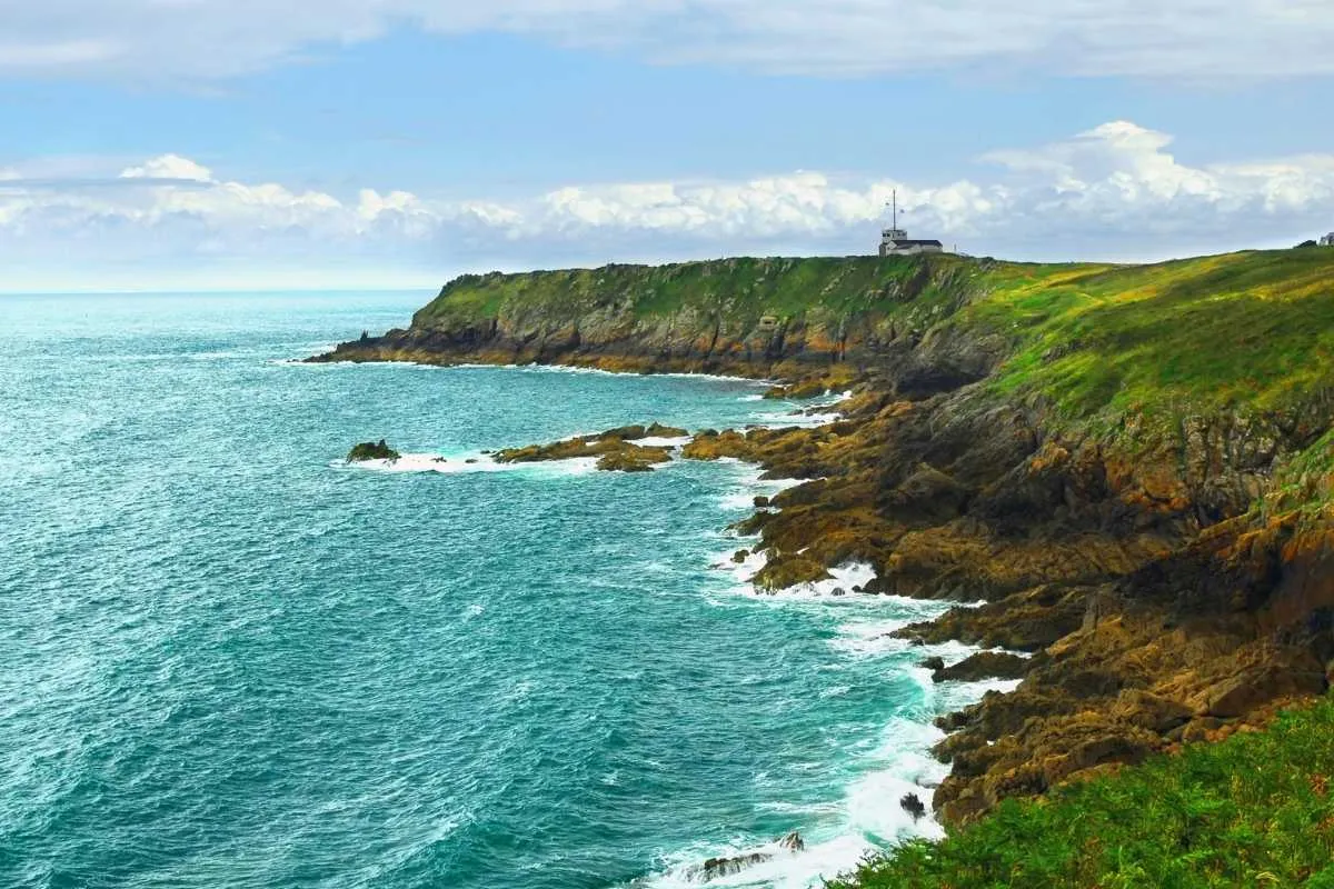 surnommee-la-tahiti-bretonne-cette-plage-exceptionnelle-merite-absolument-le-detour