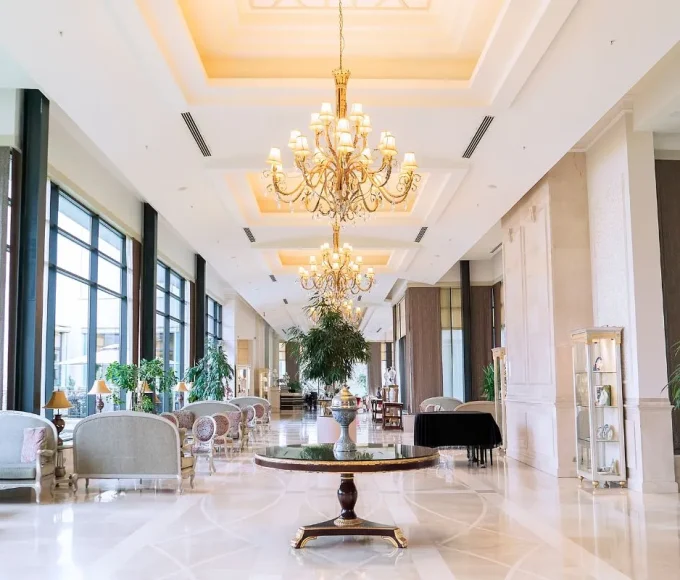 les objets les plus insolites oubliés dans des chambres d'hôtel