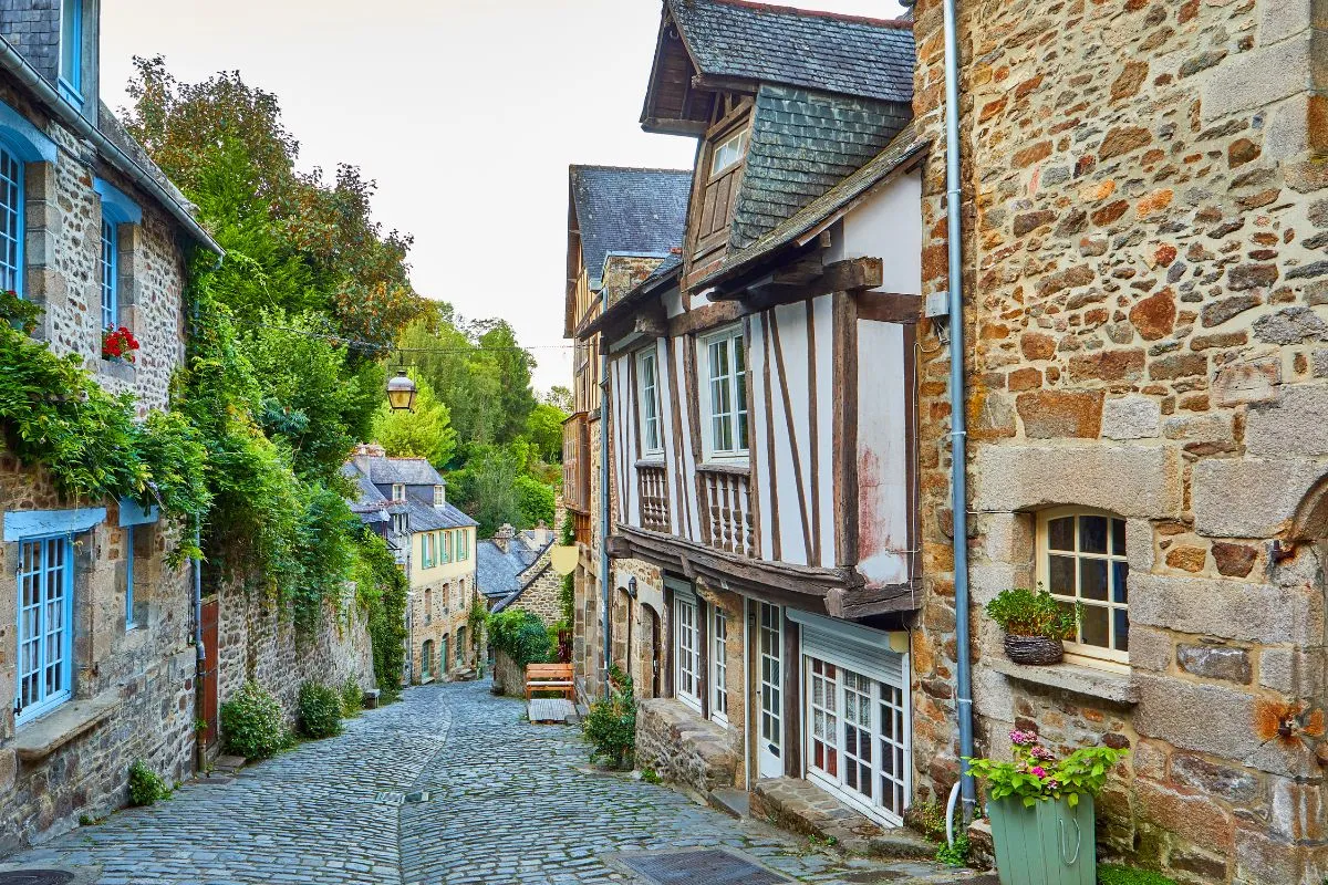 Dinan