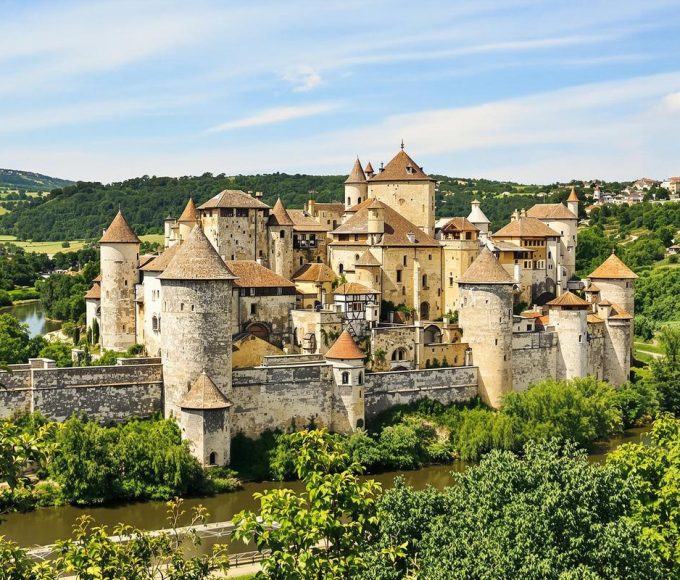 Cette bastide spectaculaire sur la route de Compostelle est une étape à ne pas manquer