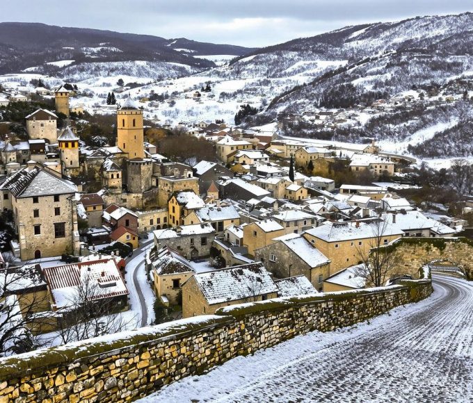 Parmi ses 12 'Plus Beaux Villages de France', l'Ardèche cache ces 5 villages spectaculaires et incontournables