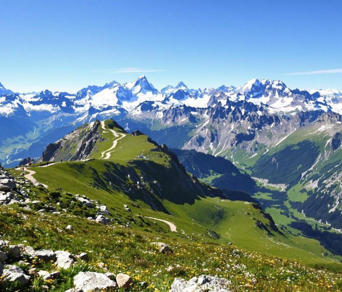 Partez sur les traces de James Bond avec cette randonnée dans un décor de film culte