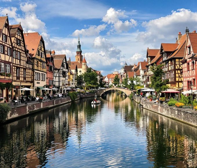 Avec ses canaux et son ambiance italienne, cette sublime ville alsacienne est 'la plus belle Venise de France’
