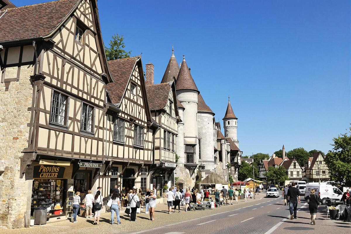 Ce joyau du patrimoine français, parfaitement conservé, séduit les visiteurs européens : Provins