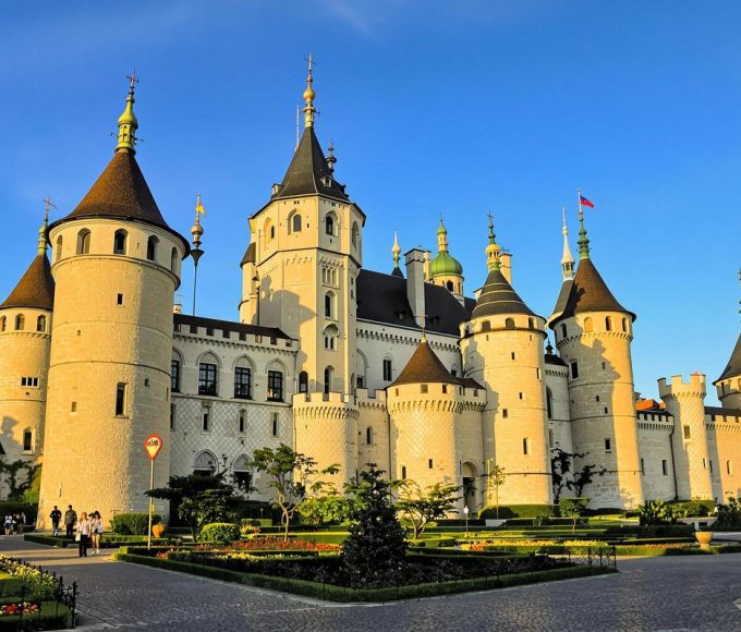 500 000 visiteurs par an pour cet immense château historique de Nantes aux dimensions impressionnantes