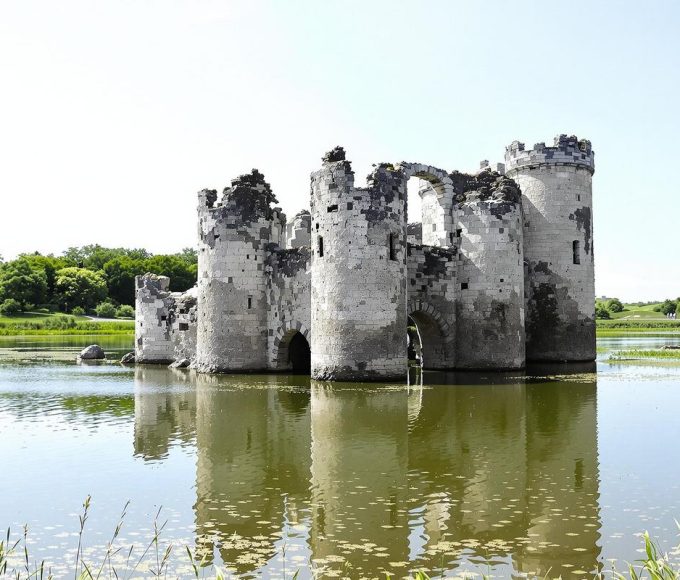 L'Atlantide bretonne : un château qui n'apparaît que lors des grandes sécheresses.jpg