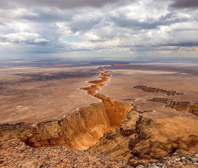 Un continent est en train de se fracturer en deux, la faille est déjà visible – un nouvel océan va apparaître.jpg
